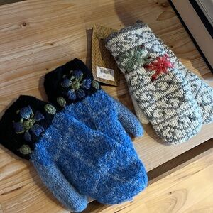 Handmade wool knit women mittens -set of two fair trade